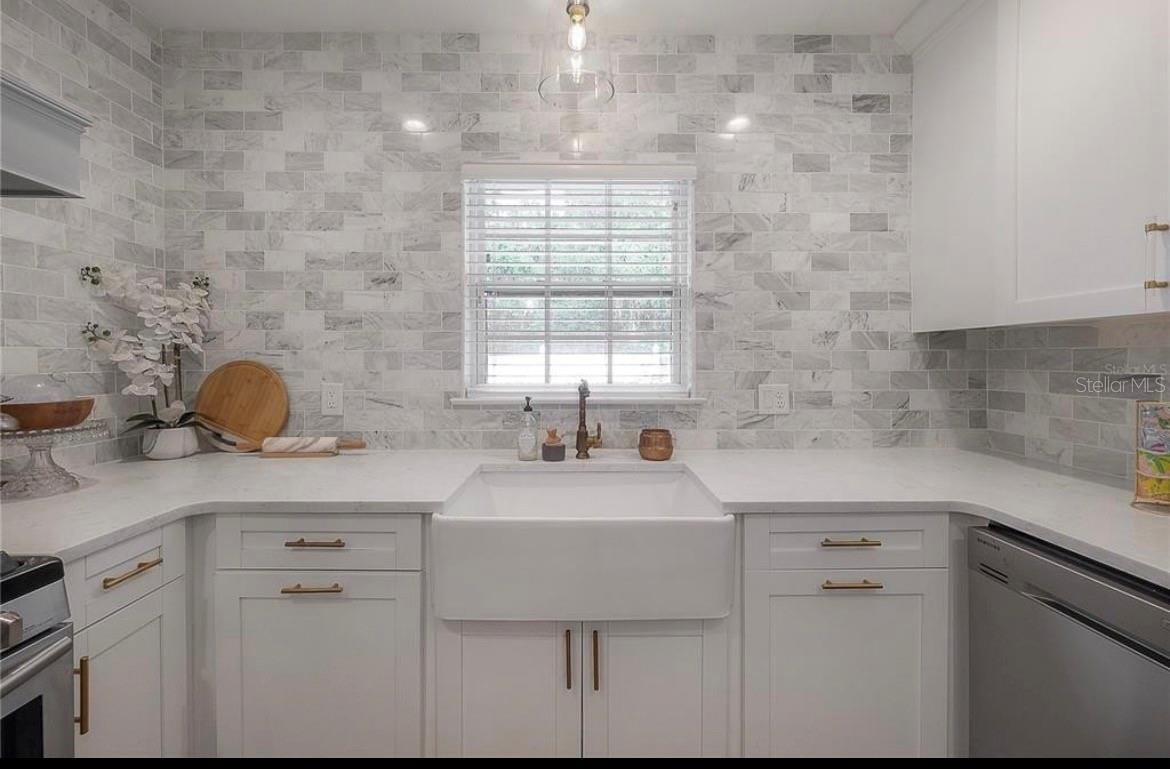 Image 16 of 50 For 2937 Coachman Avenue