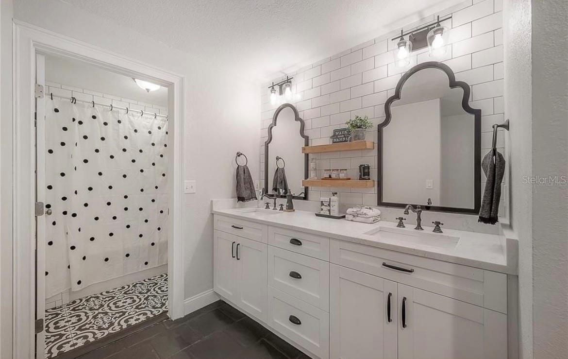 Image 25 of 50 For 2937 Coachman Avenue