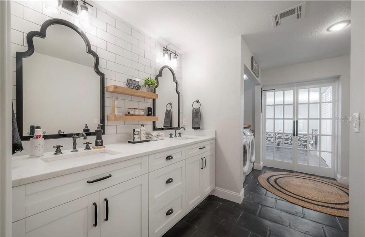 Image 26 of 50 For 2937 Coachman Avenue