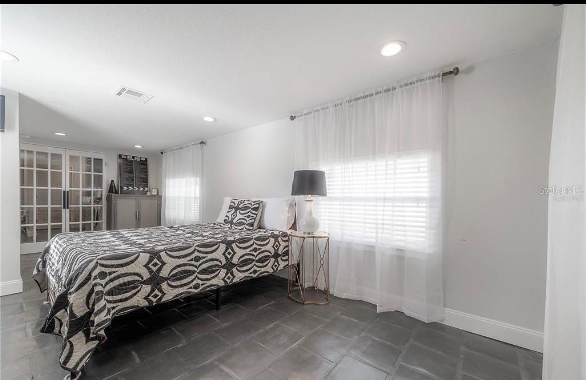 Image 33 of 50 For 2937 Coachman Avenue