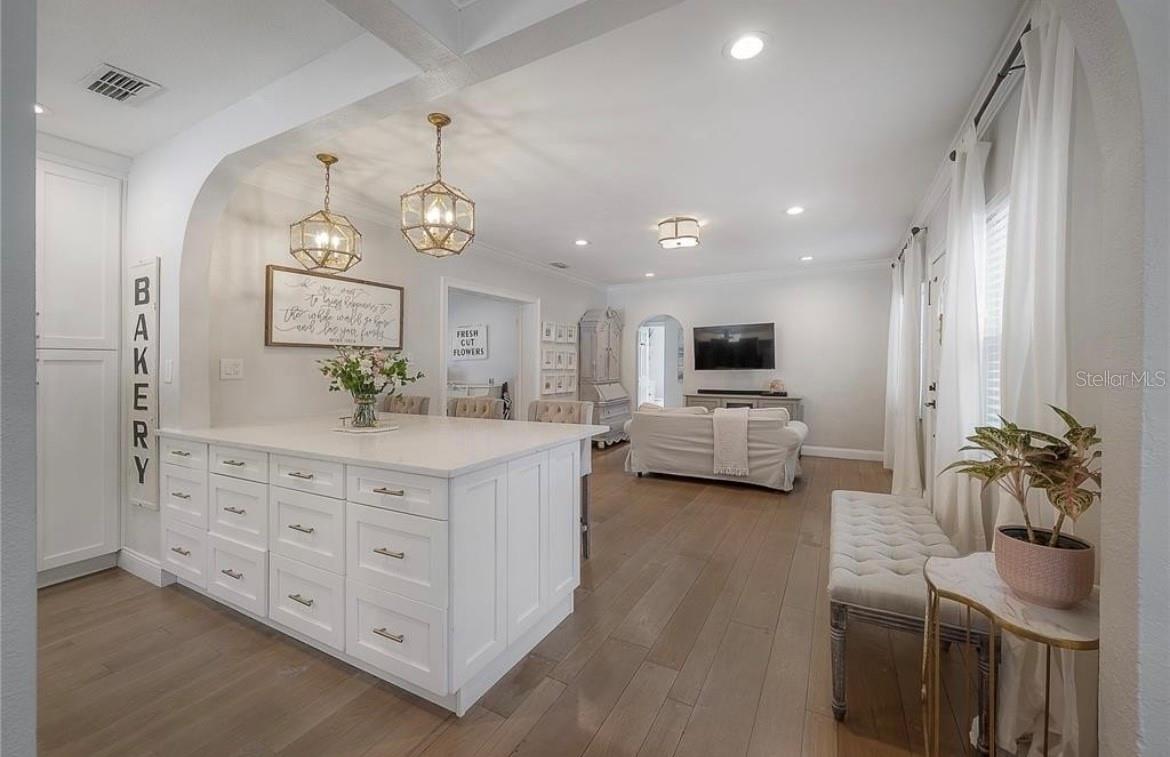 Image 9 of 50 For 2937 Coachman Avenue