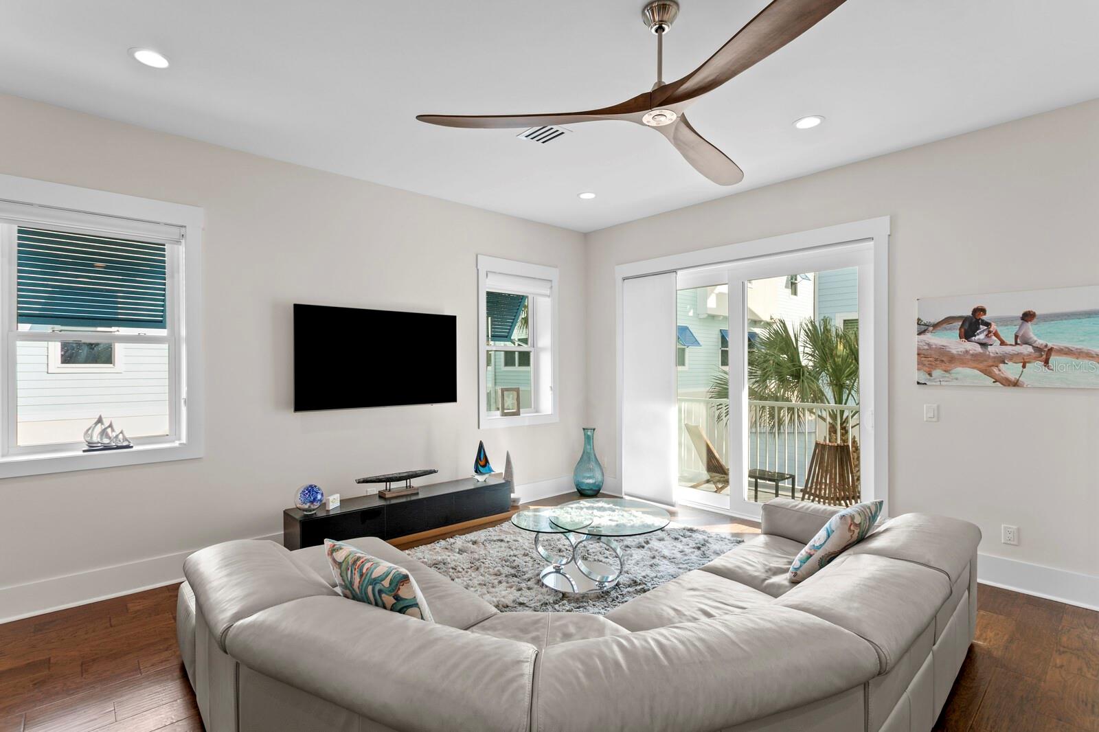 Image 23 of 70 For 1413 Bayshore Boulevard 2