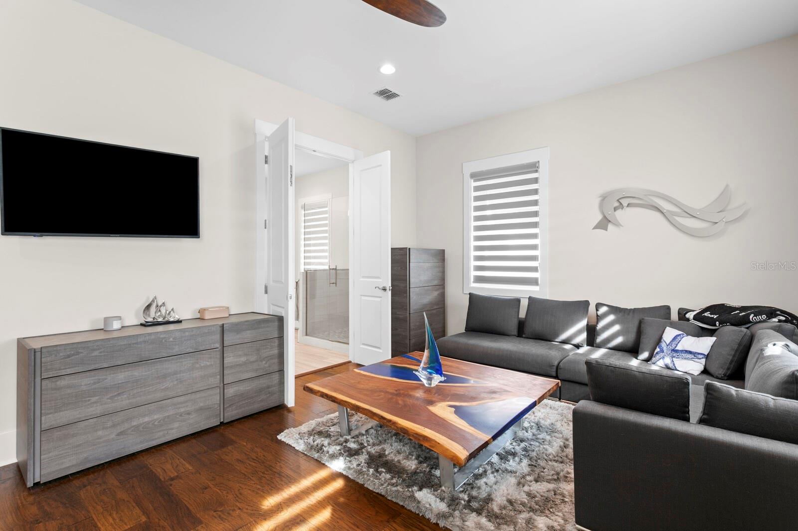 Image 34 of 70 For 1413 Bayshore Boulevard 2