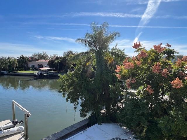 Listing photo id 11 for 96 Adalia Avenue