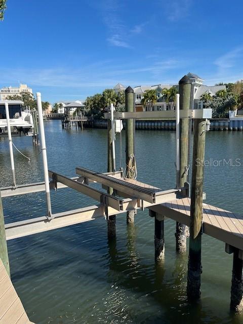 Listing photo id 12 for 96 Adalia Avenue