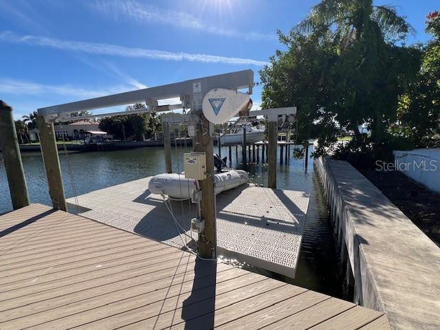 Listing photo id 13 for 96 Adalia Avenue