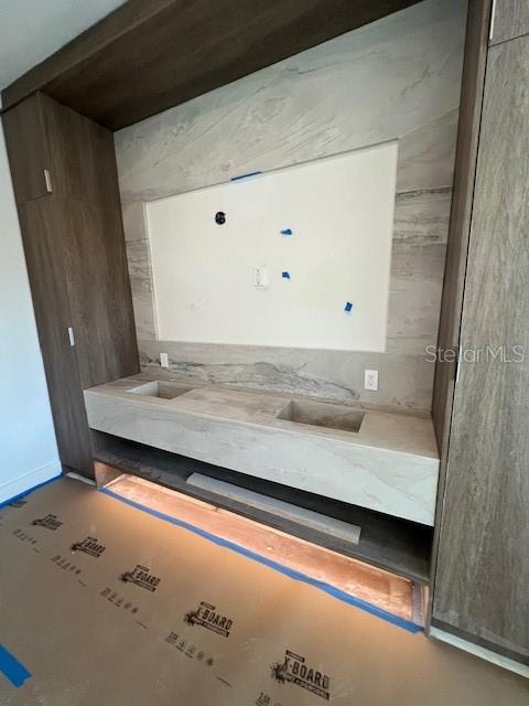 Listing photo id 44 for 96 Adalia Avenue