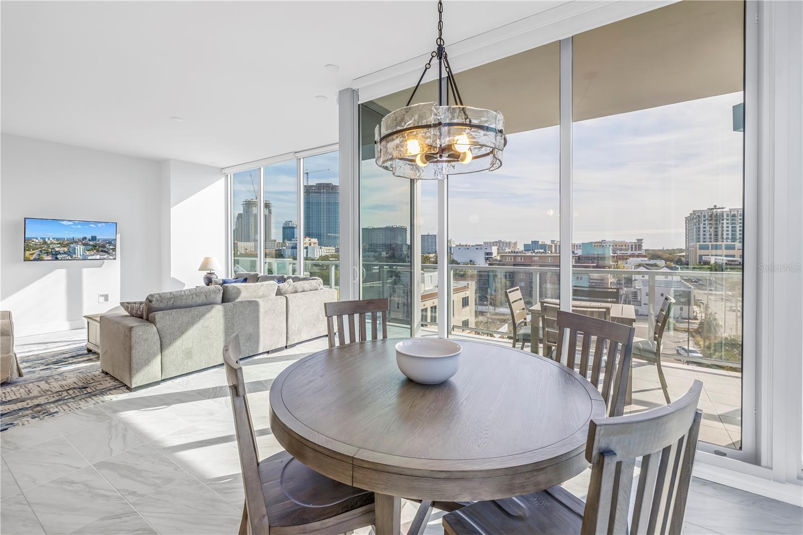 Image 12 of 43 For 777 3rd Avenue N 708