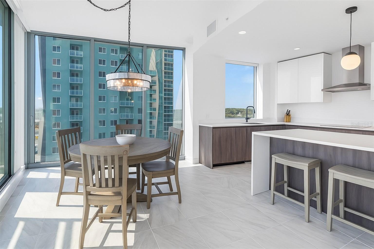 Image 8 of 43 For 777 3rd Avenue N 708