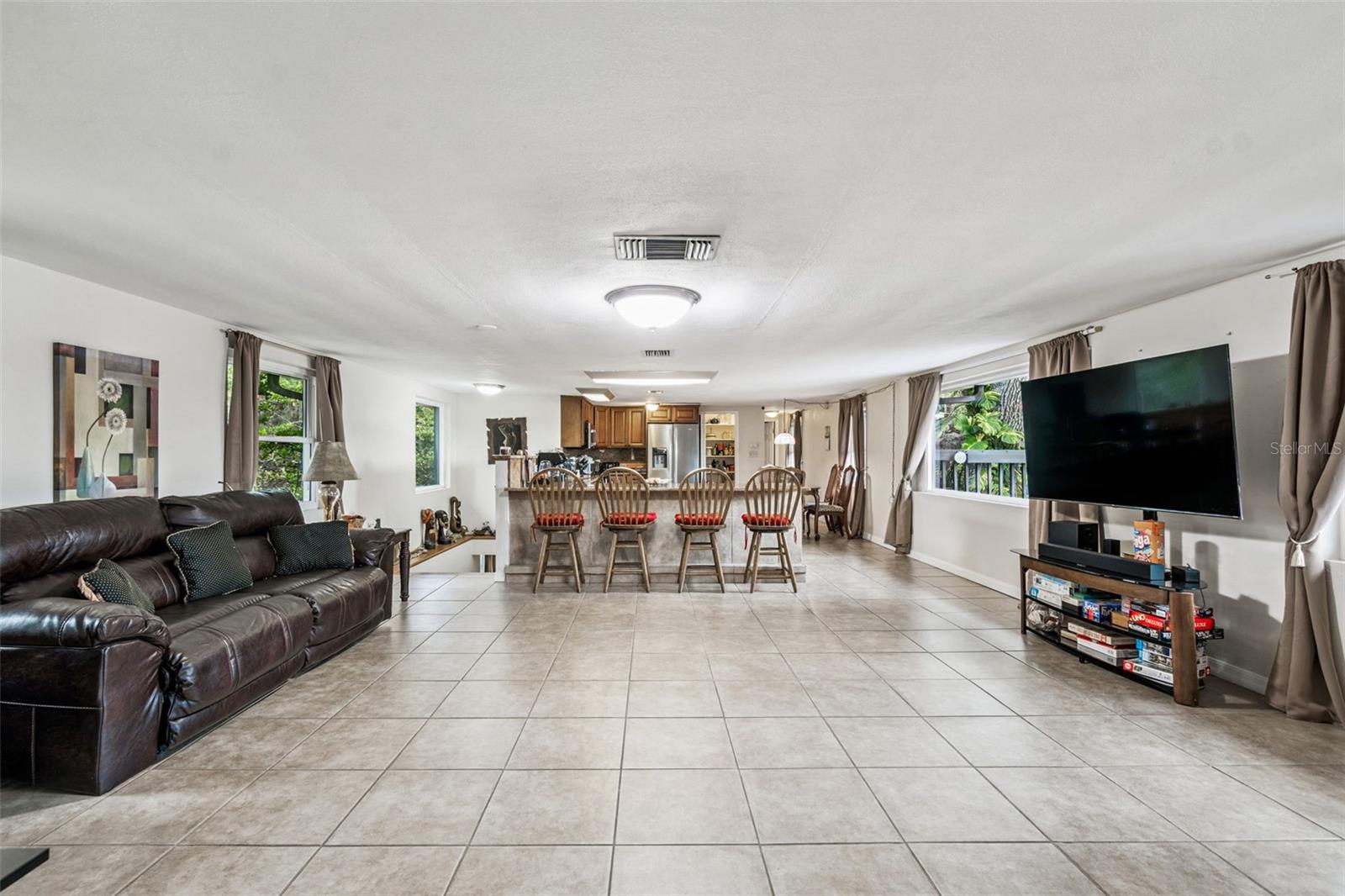 Image 19 of 81 For 37440 Phelps Road