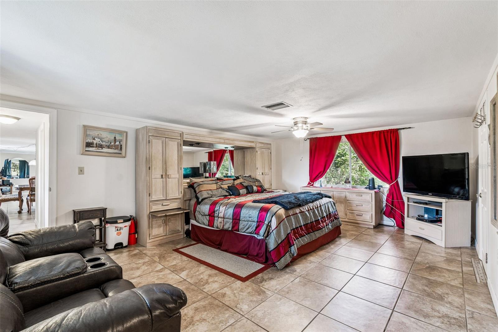 Image 24 of 81 For 37440 Phelps Road