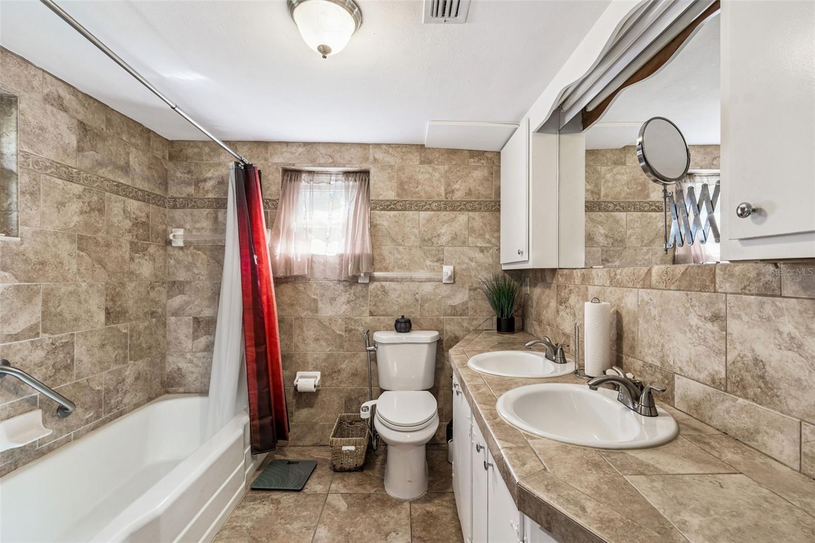 Image 26 of 81 For 37440 Phelps Road