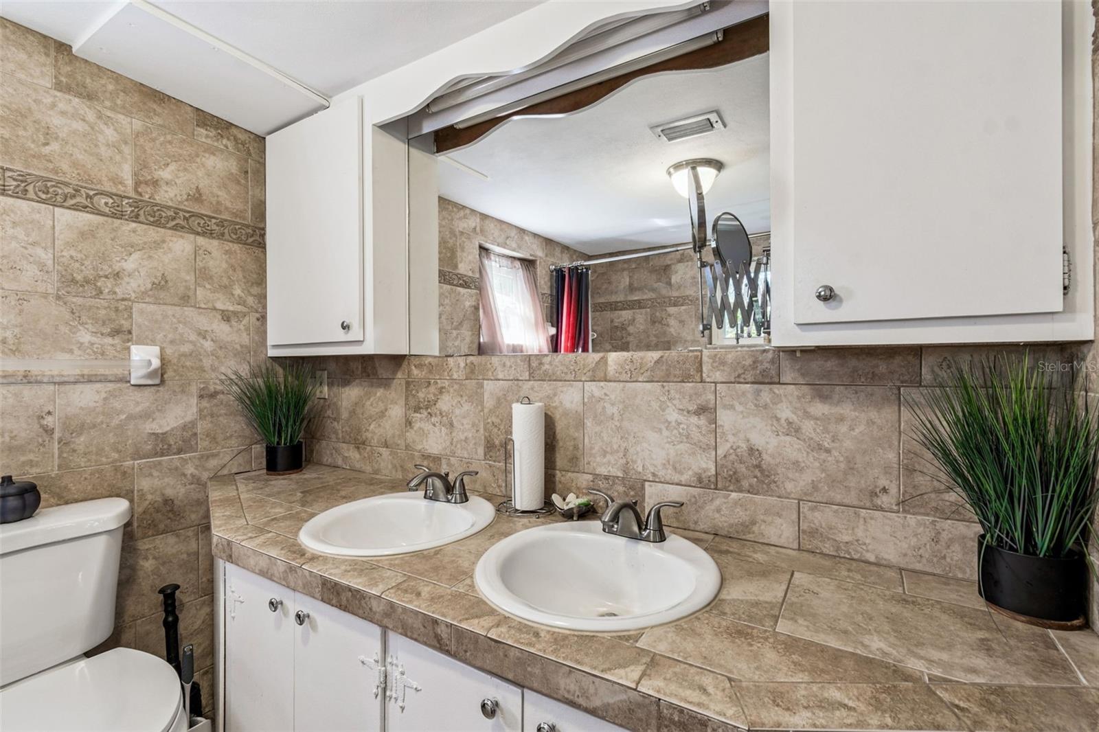 Image 27 of 81 For 37440 Phelps Road