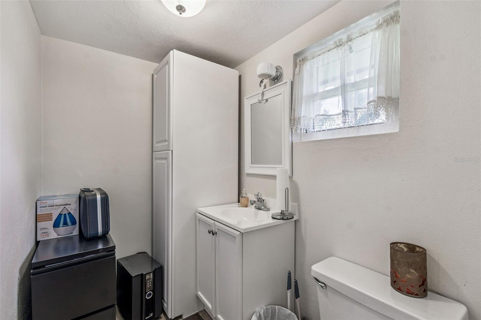 Image 31 of 81 For 37440 Phelps Road