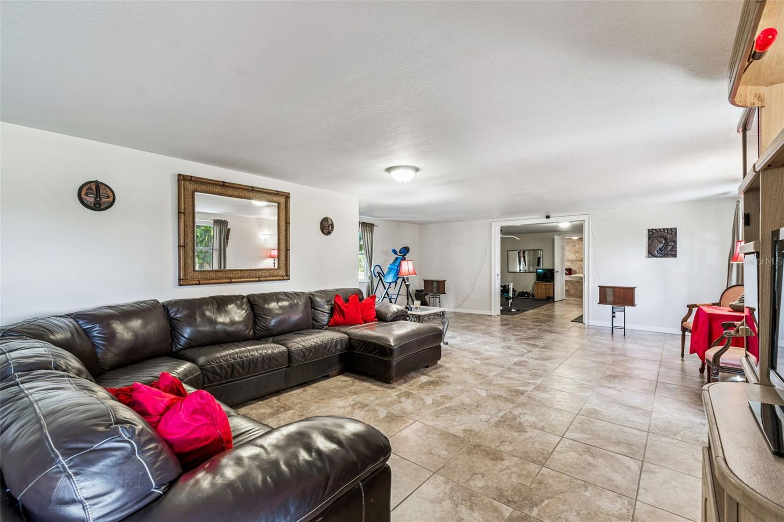 Image 35 of 81 For 37440 Phelps Road