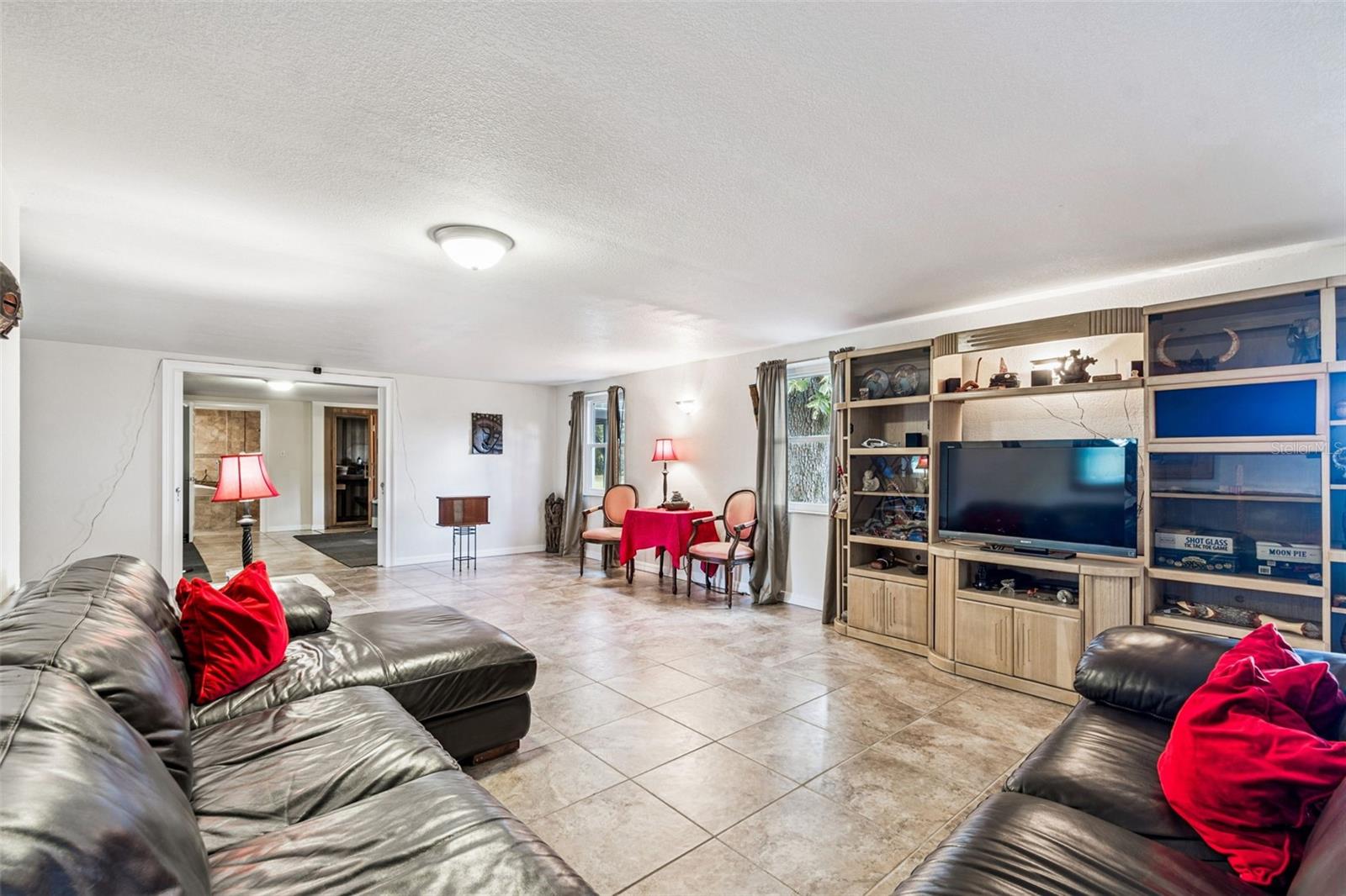 Image 37 of 81 For 37440 Phelps Road