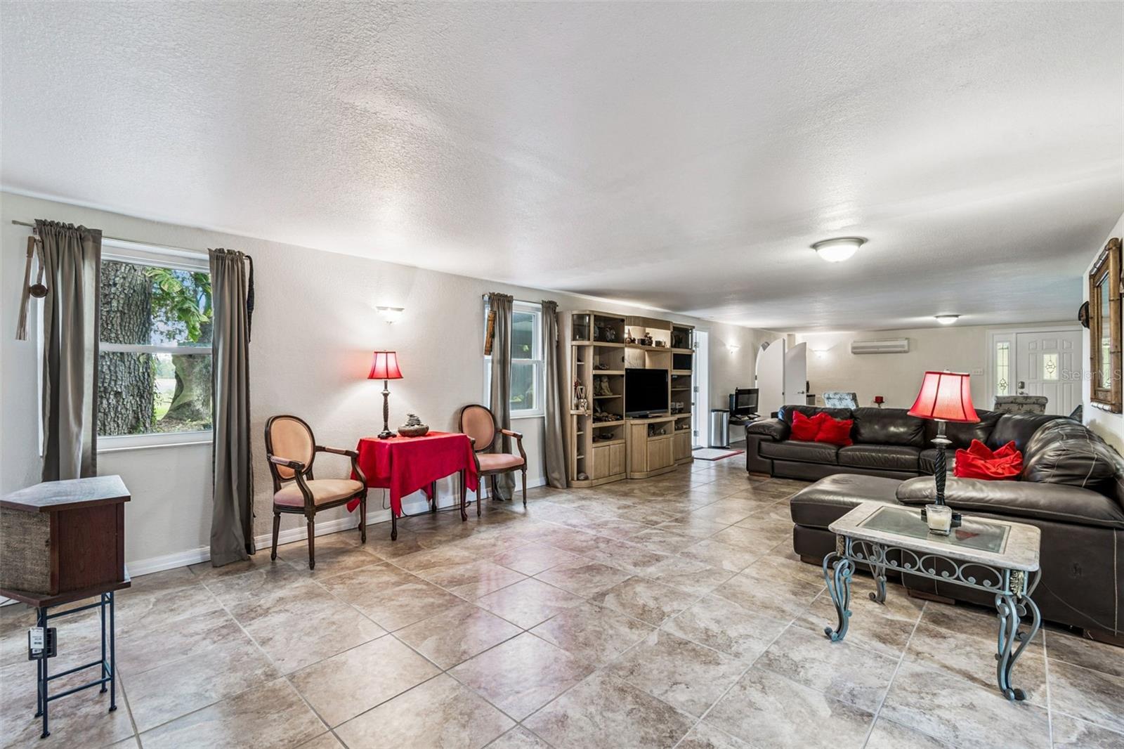 Image 38 of 81 For 37440 Phelps Road