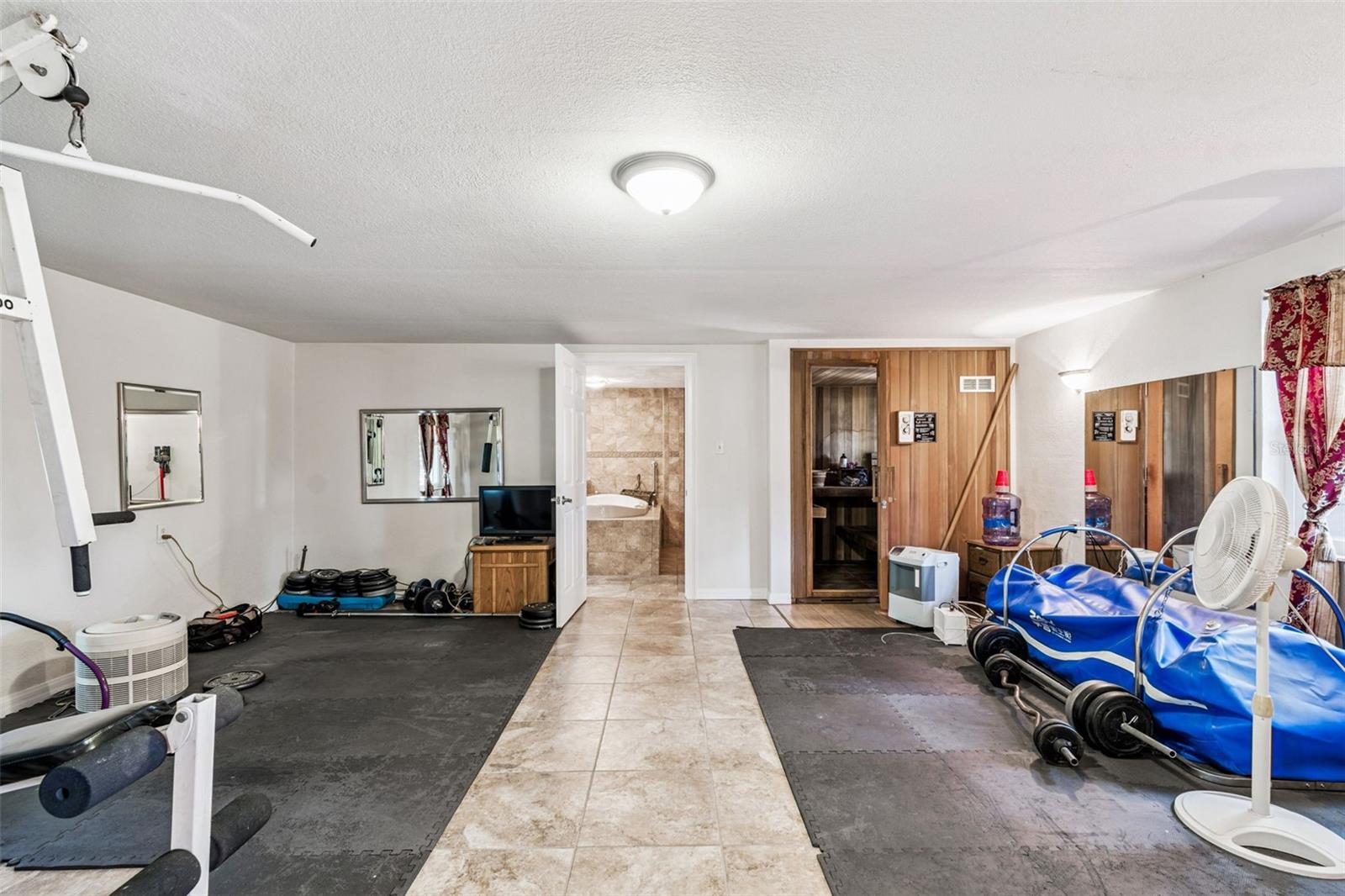 Image 43 of 81 For 37440 Phelps Road