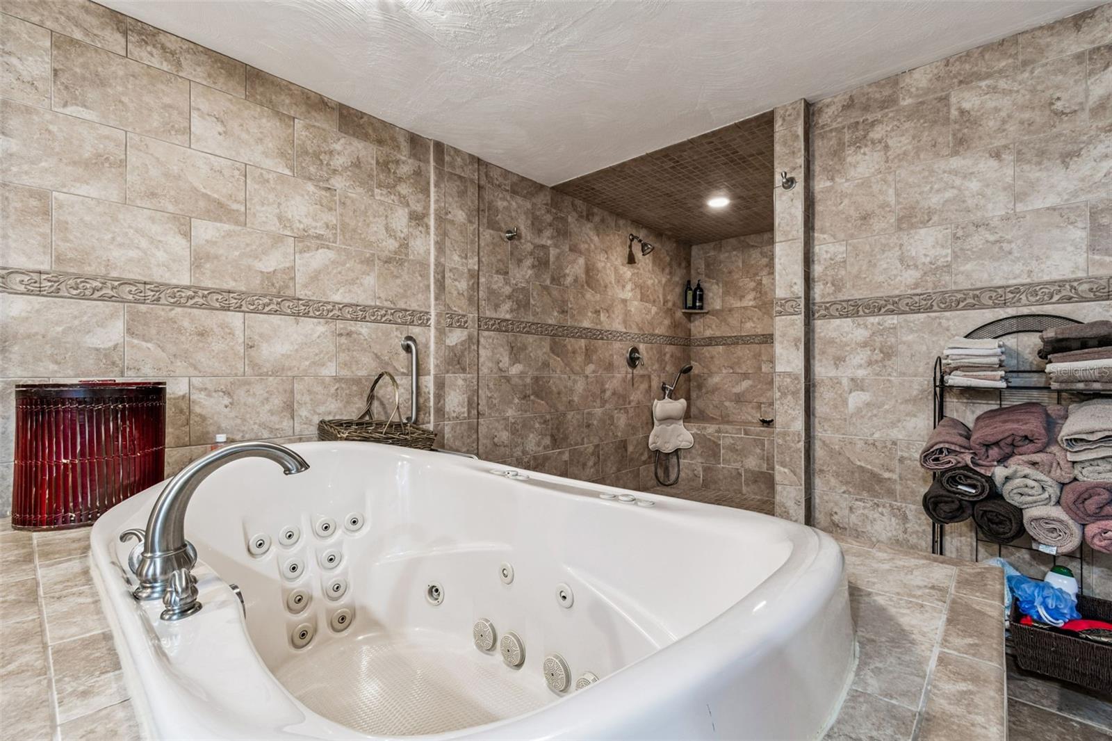 Image 49 of 81 For 37440 Phelps Road