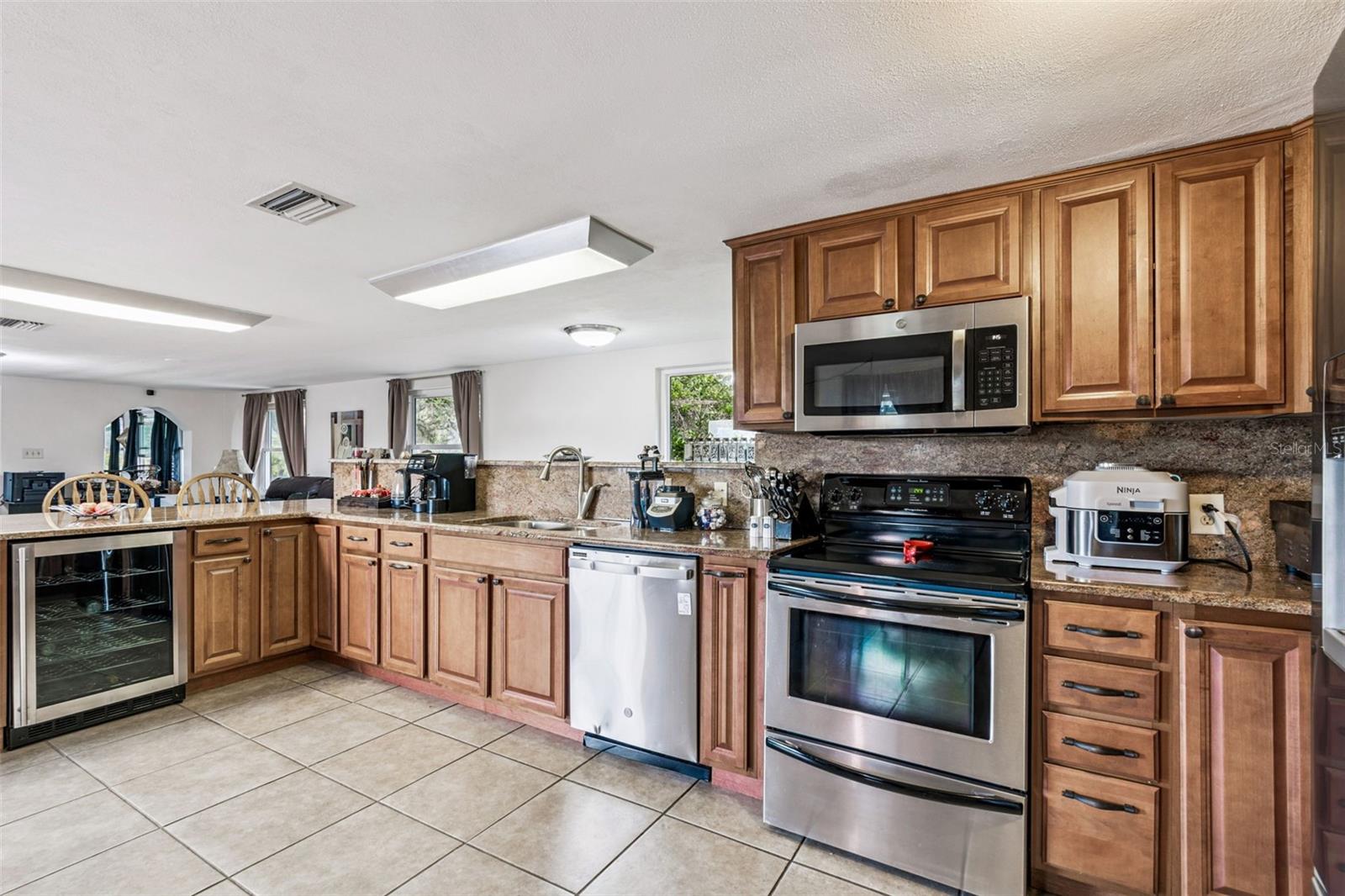 Image 5 of 81 For 37440 Phelps Road