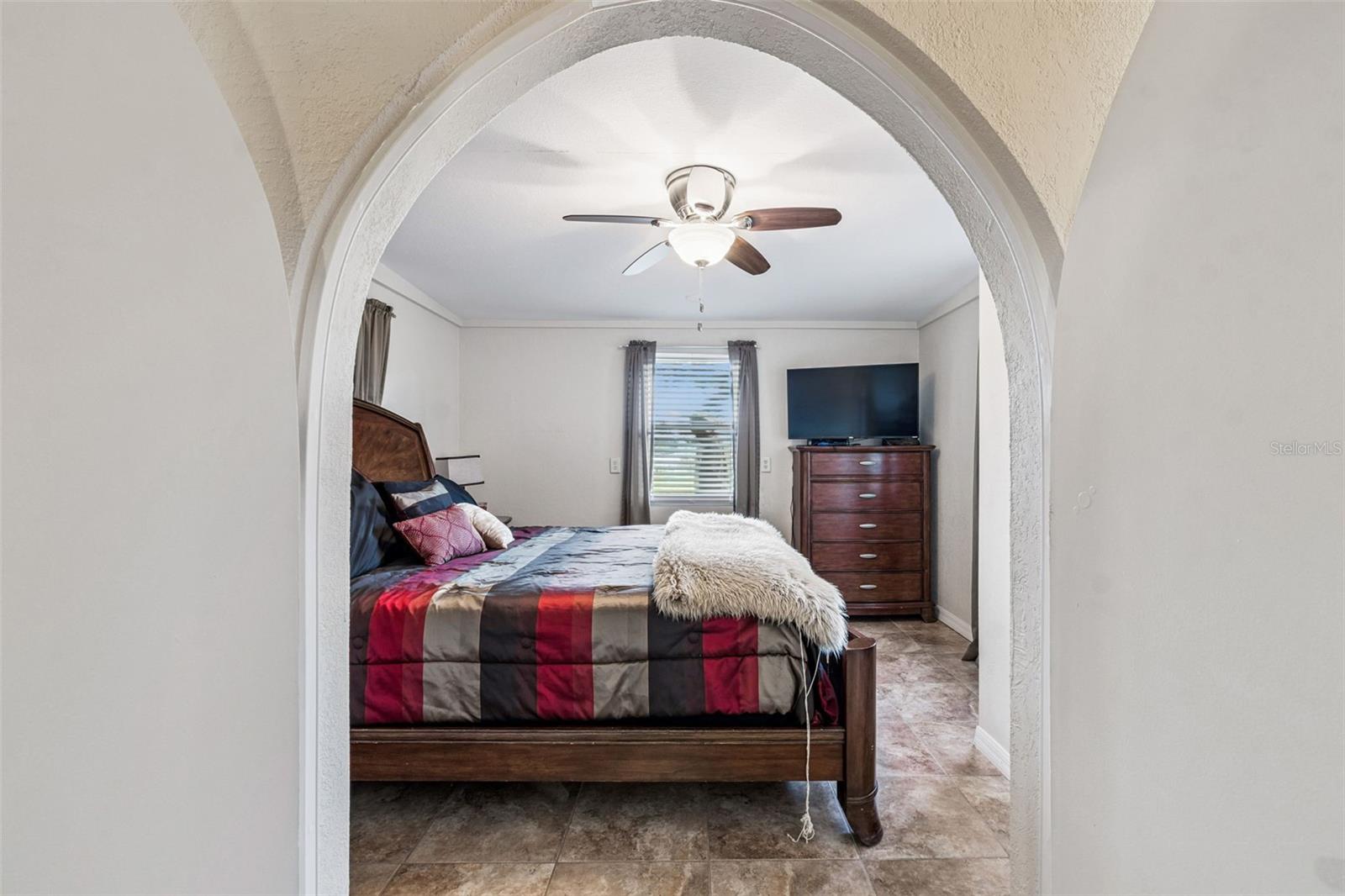 Image 52 of 81 For 37440 Phelps Road