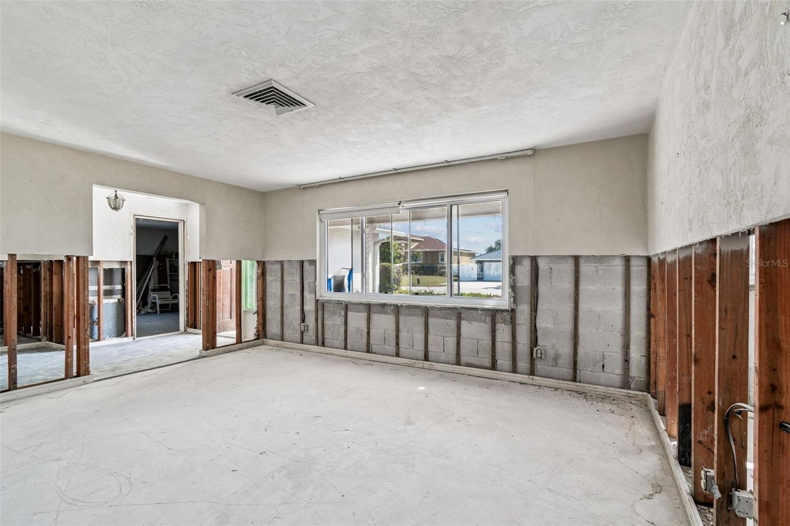 Image 8 of 22 For 701 64th Avenue