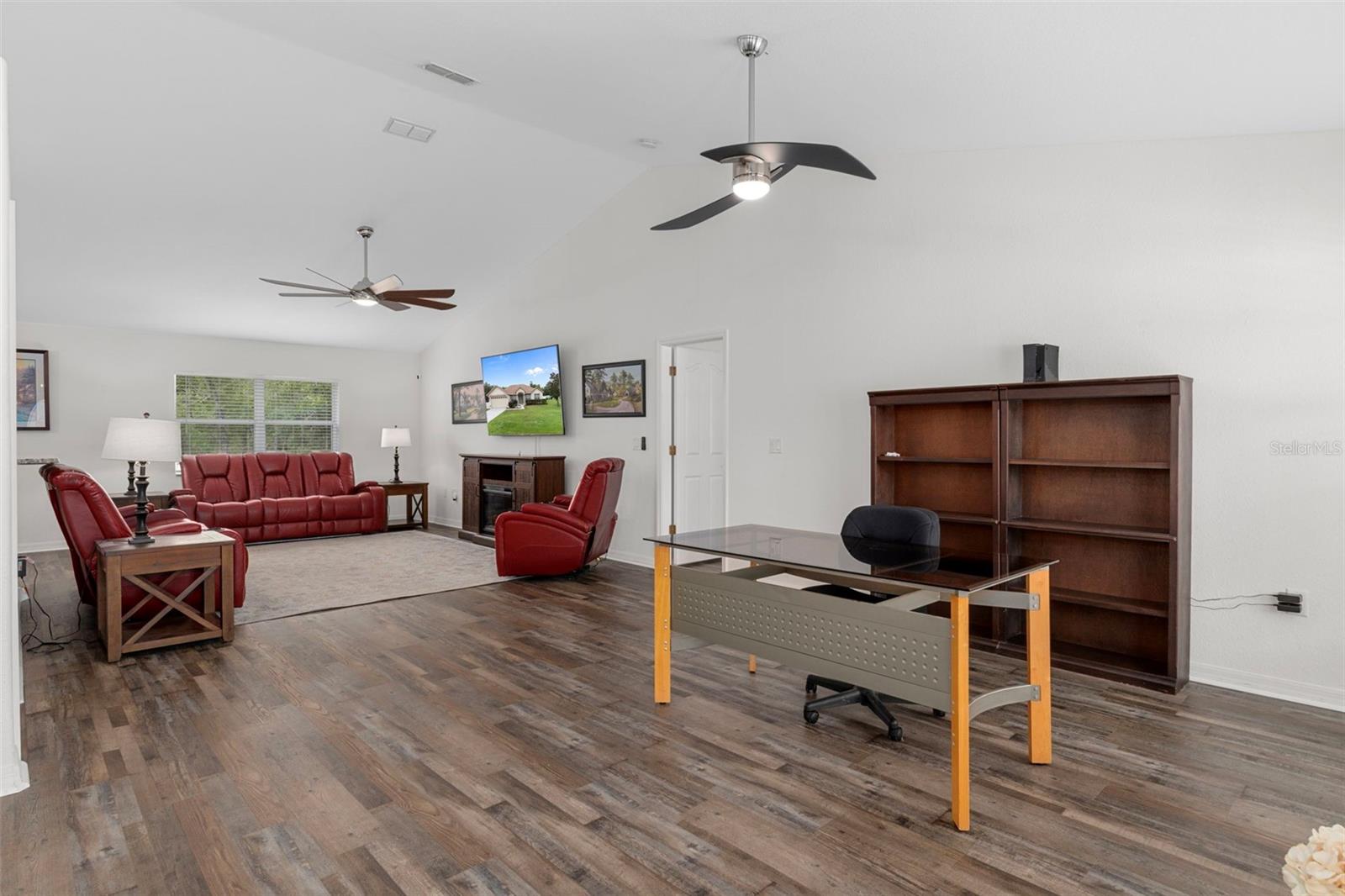 Image 11 of 71 For 7 Bigleaf Court