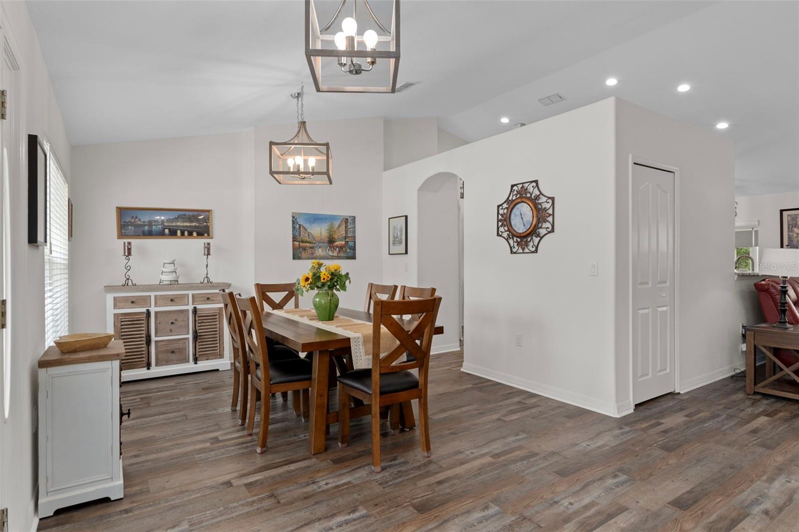 Image 14 of 71 For 7 Bigleaf Court