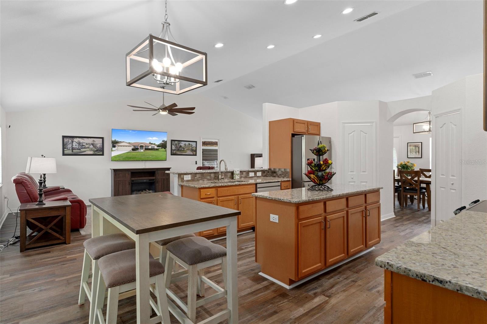 Image 22 of 71 For 7 Bigleaf Court