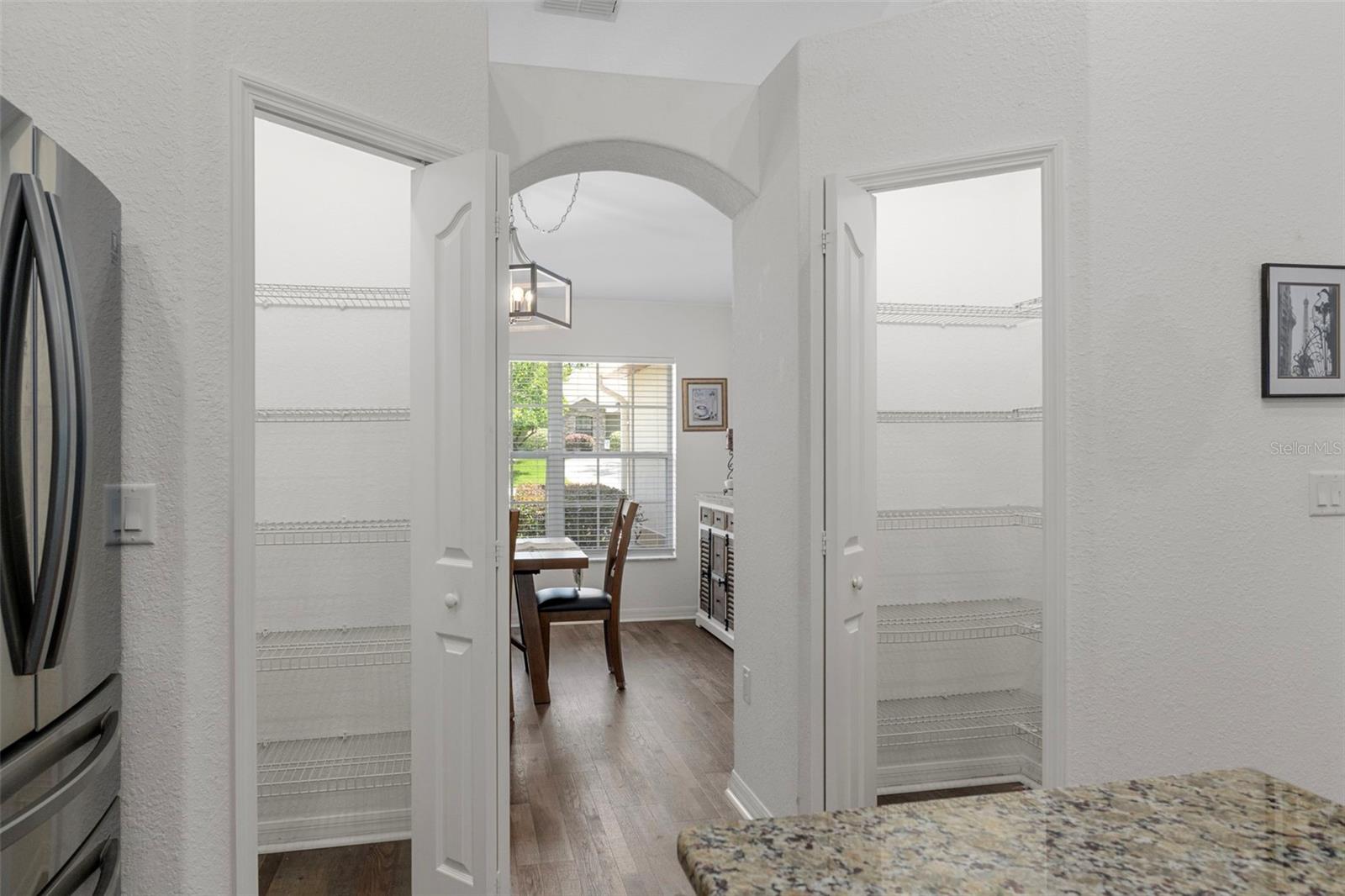 Image 28 of 71 For 7 Bigleaf Court