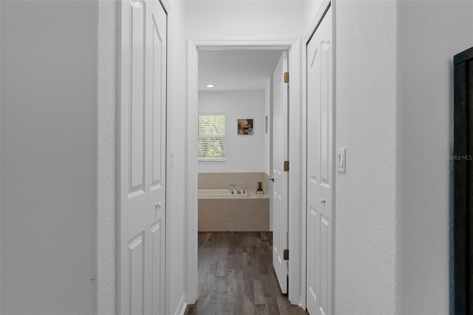 Image 32 of 71 For 7 Bigleaf Court