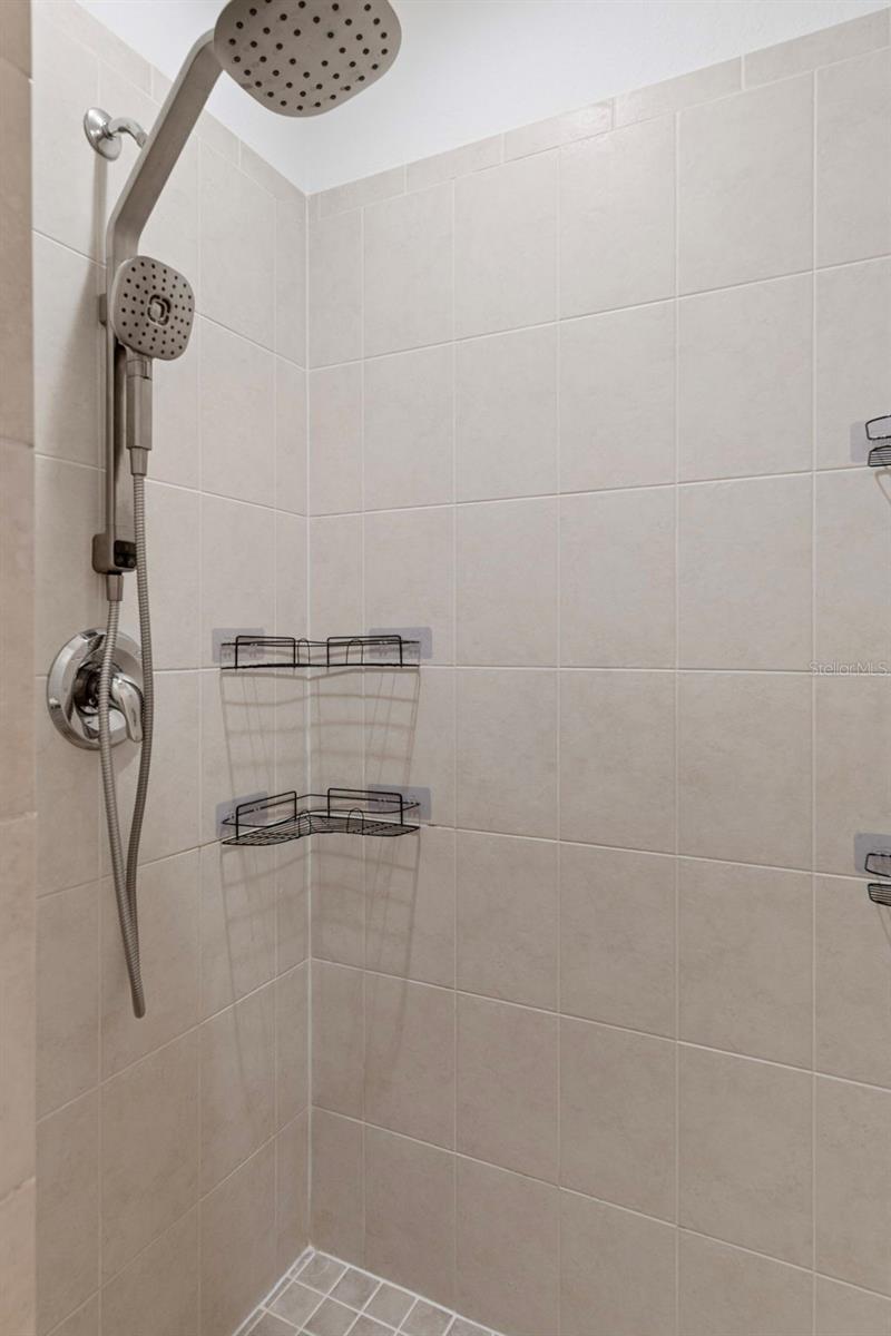 Image 37 of 71 For 7 Bigleaf Court