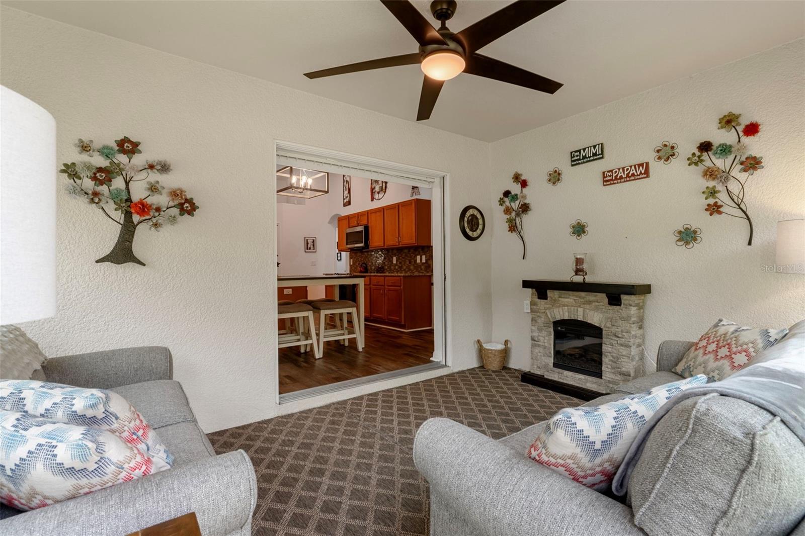 Image 52 of 71 For 7 Bigleaf Court