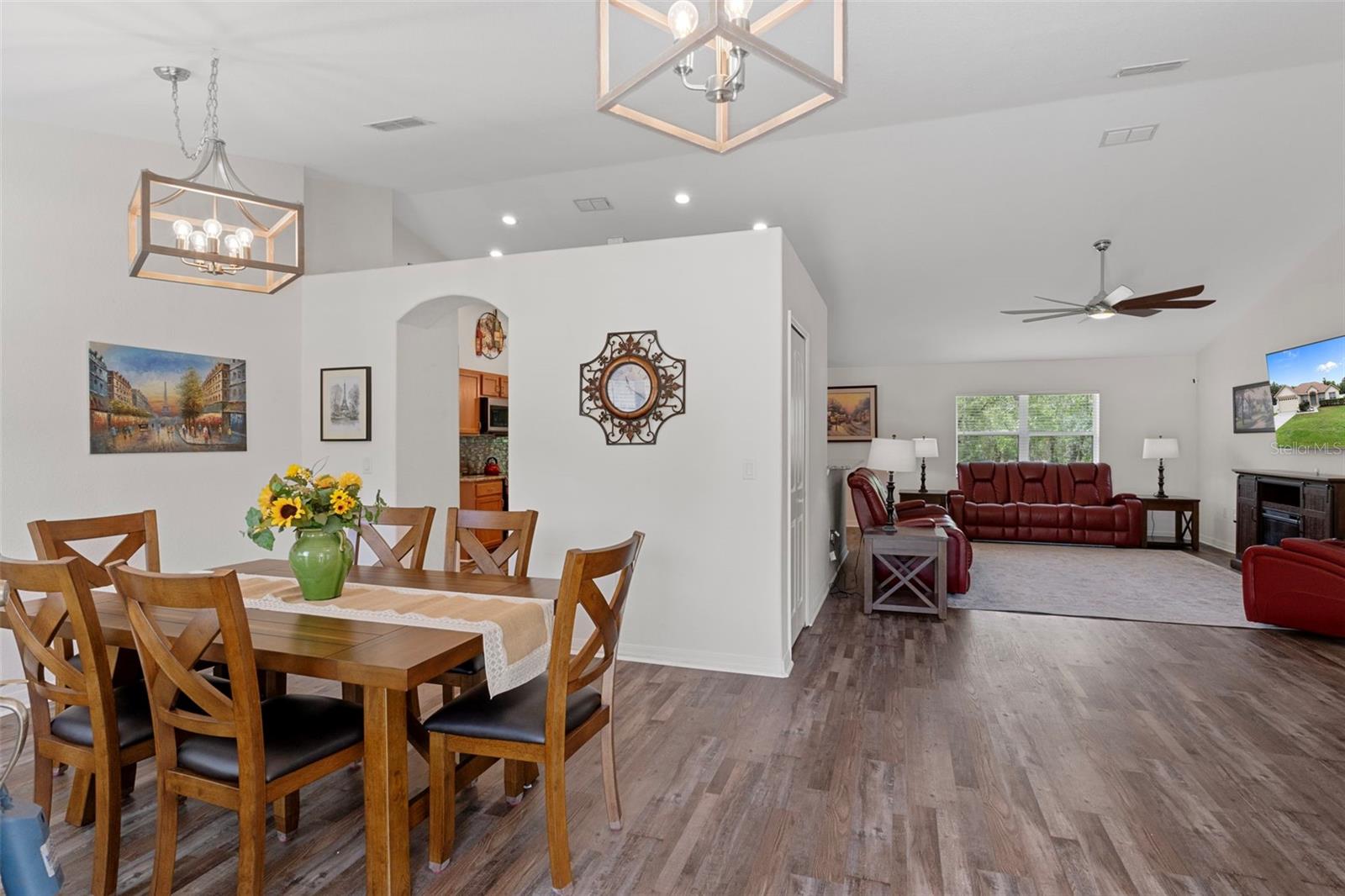 Image 8 of 71 For 7 Bigleaf Court