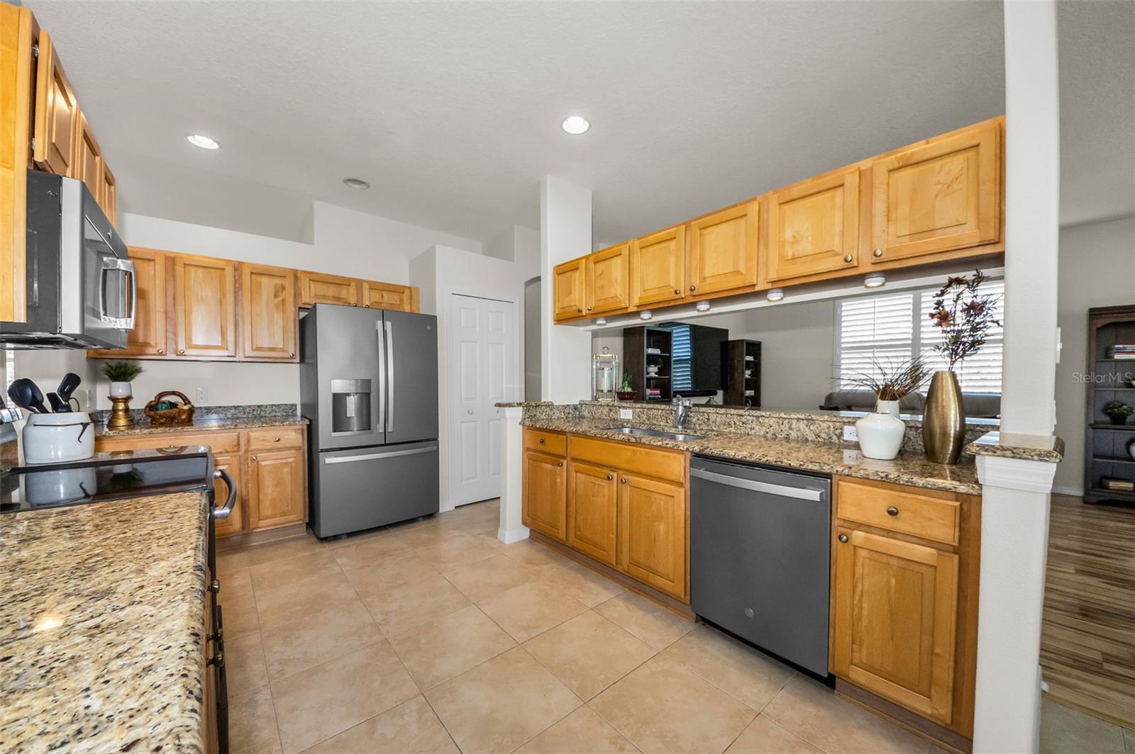 Image 16 of 62 For 18933 Grand Club Drive