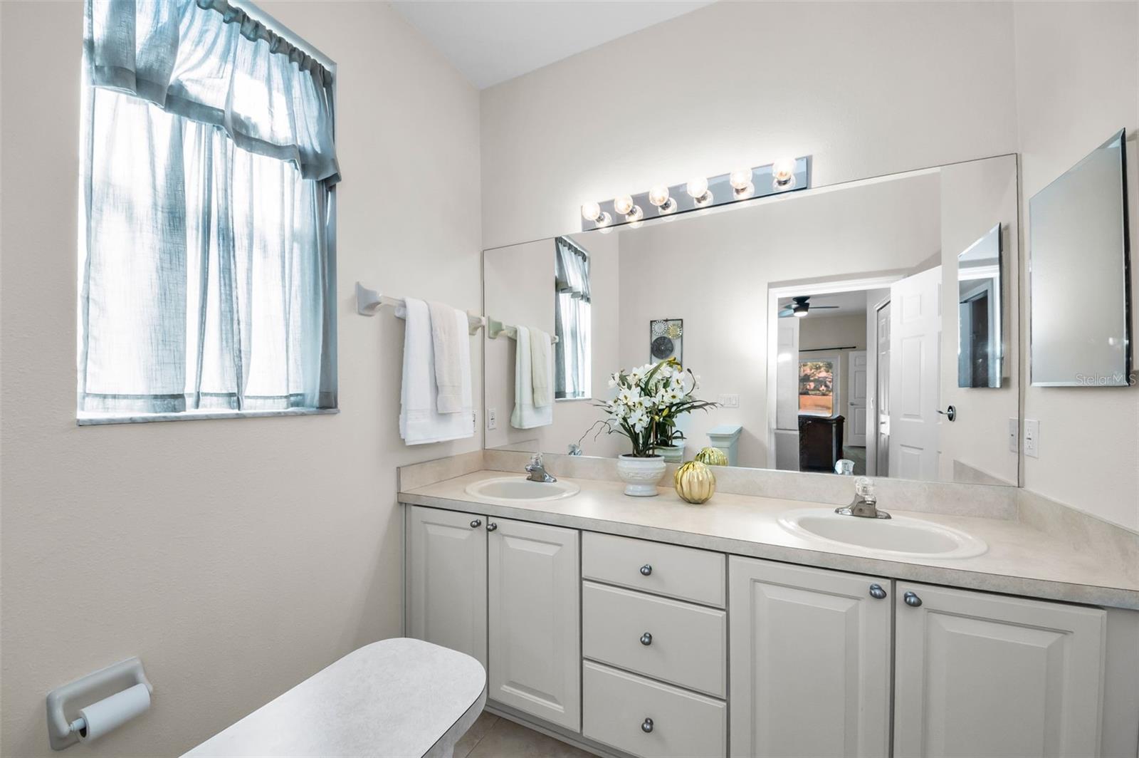 Image 29 of 62 For 18933 Grand Club Drive