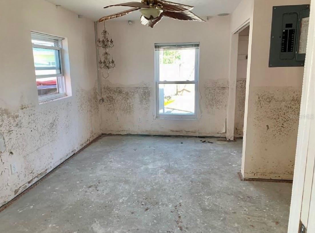 Image 5 of 16 For 365 145th Avenue E