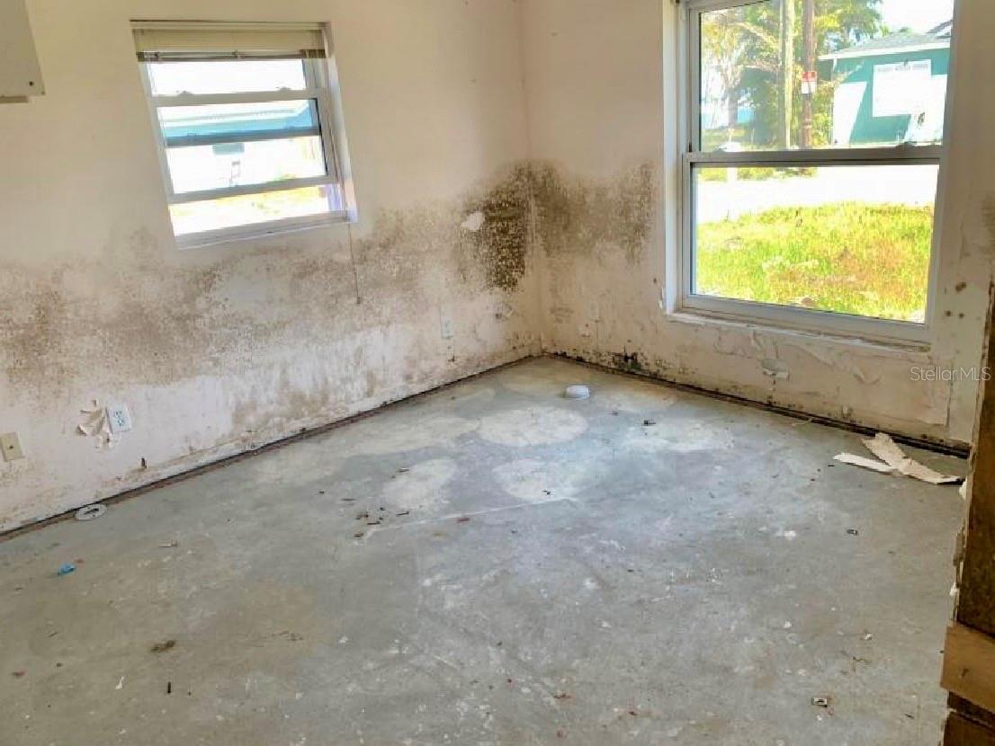 Image 7 of 16 For 365 145th Avenue E