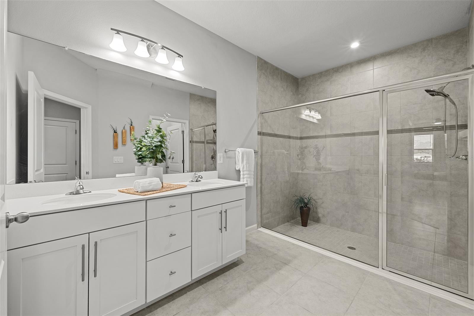 Image 21 of 32 For 8576 Broadstone Drive