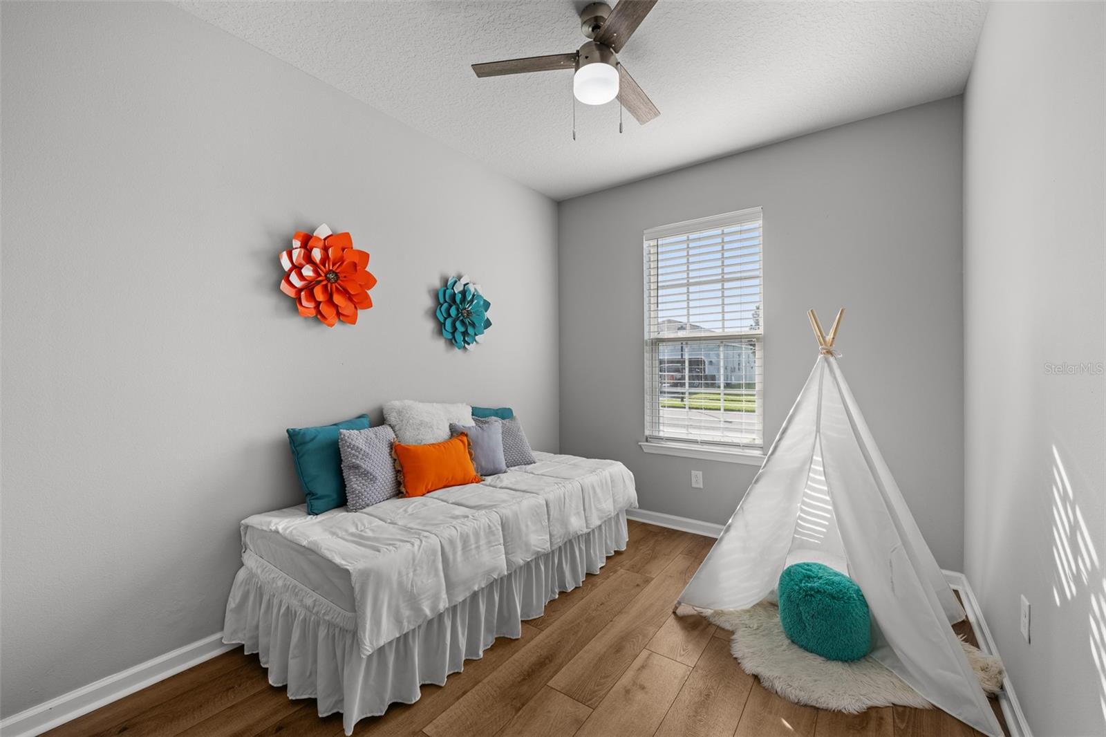 Image 5 of 32 For 8576 Broadstone Drive