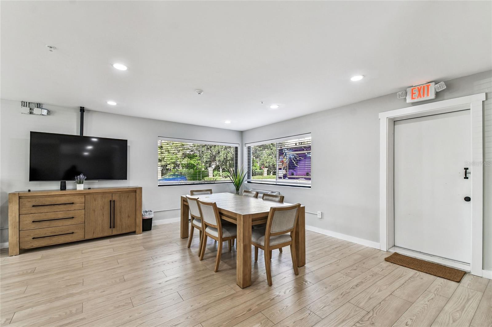 Image 5 of 10 For 830 Kennedy Boulevard