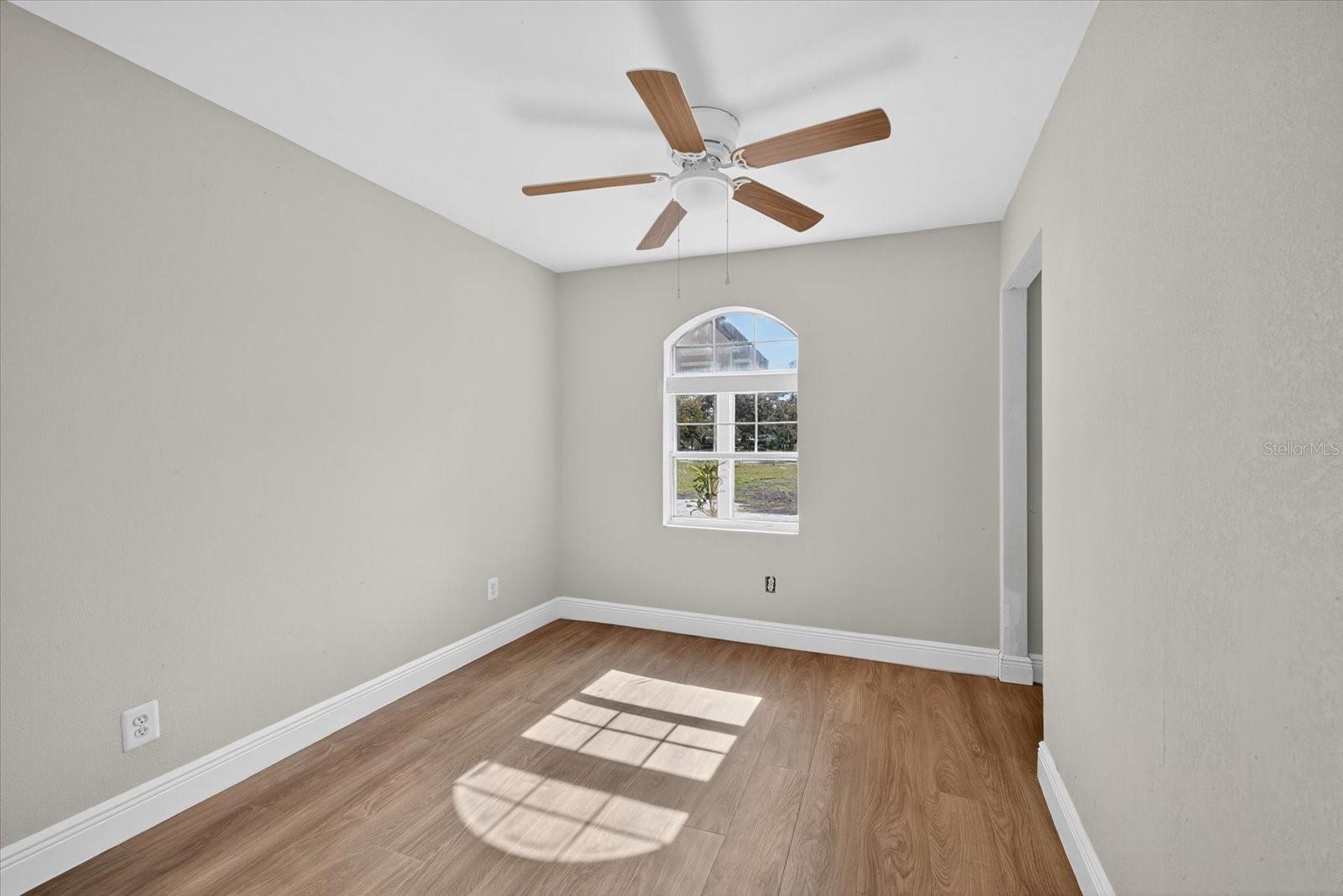 Image 19 of 53 For 15535 Larry Road