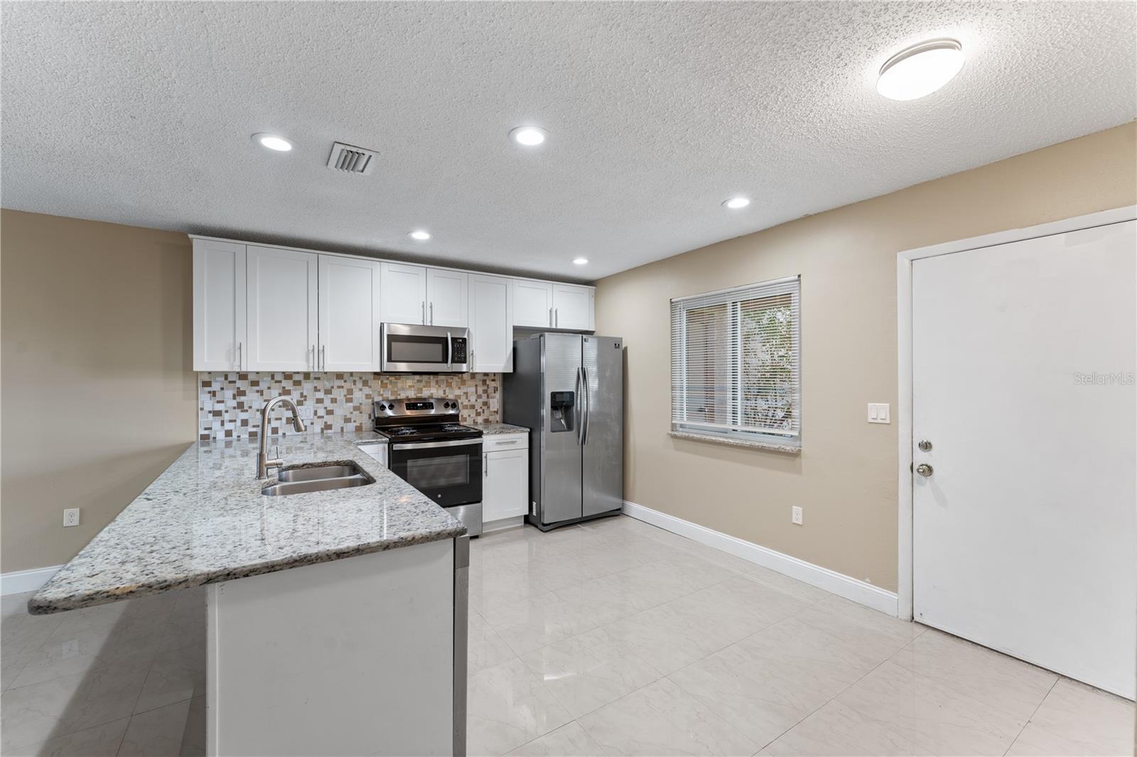 Image 7 of 30 For 2928 Bancroft Circle E E