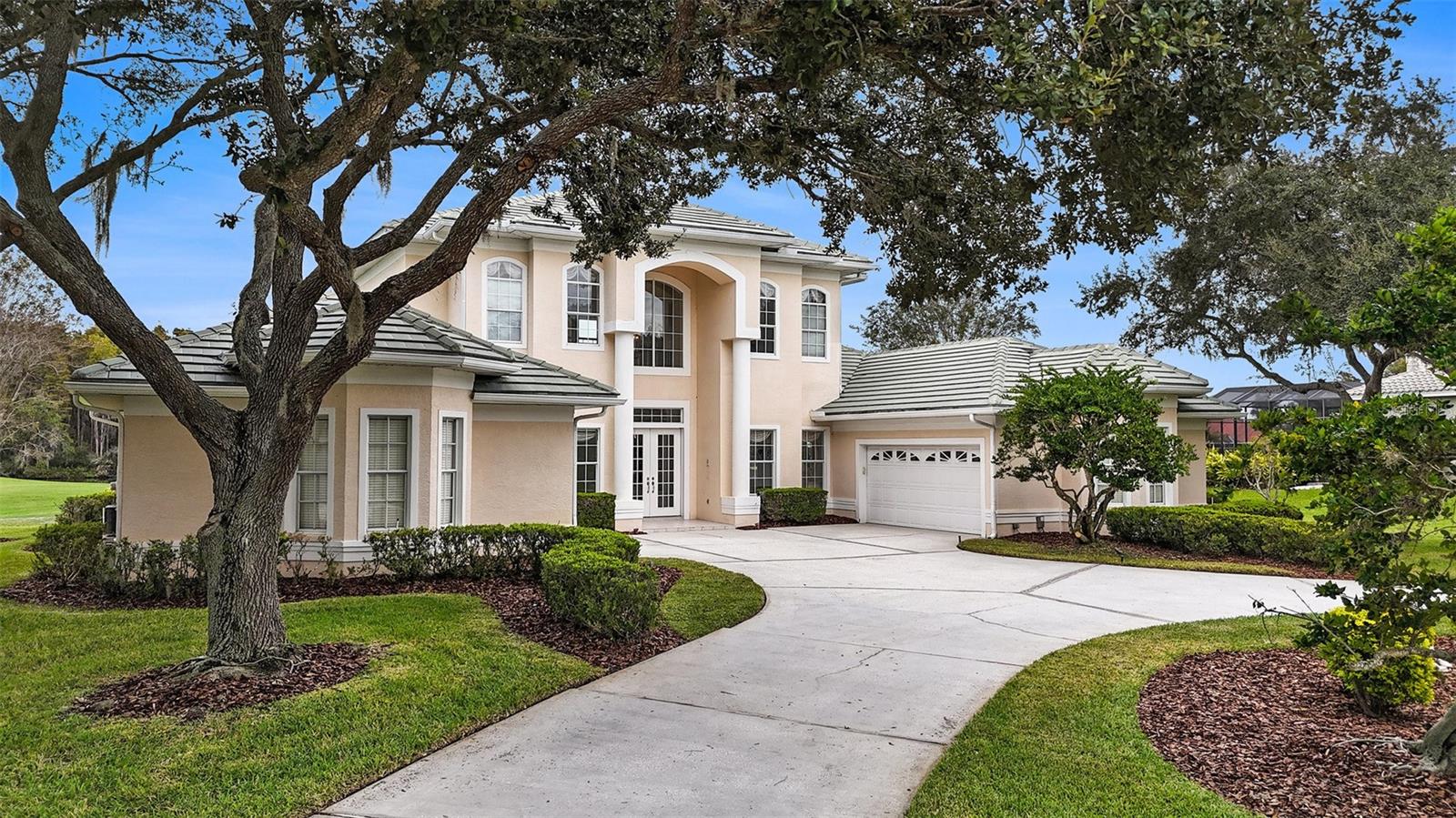 Listing photo id 39 for 4527 Cheval Boulevard