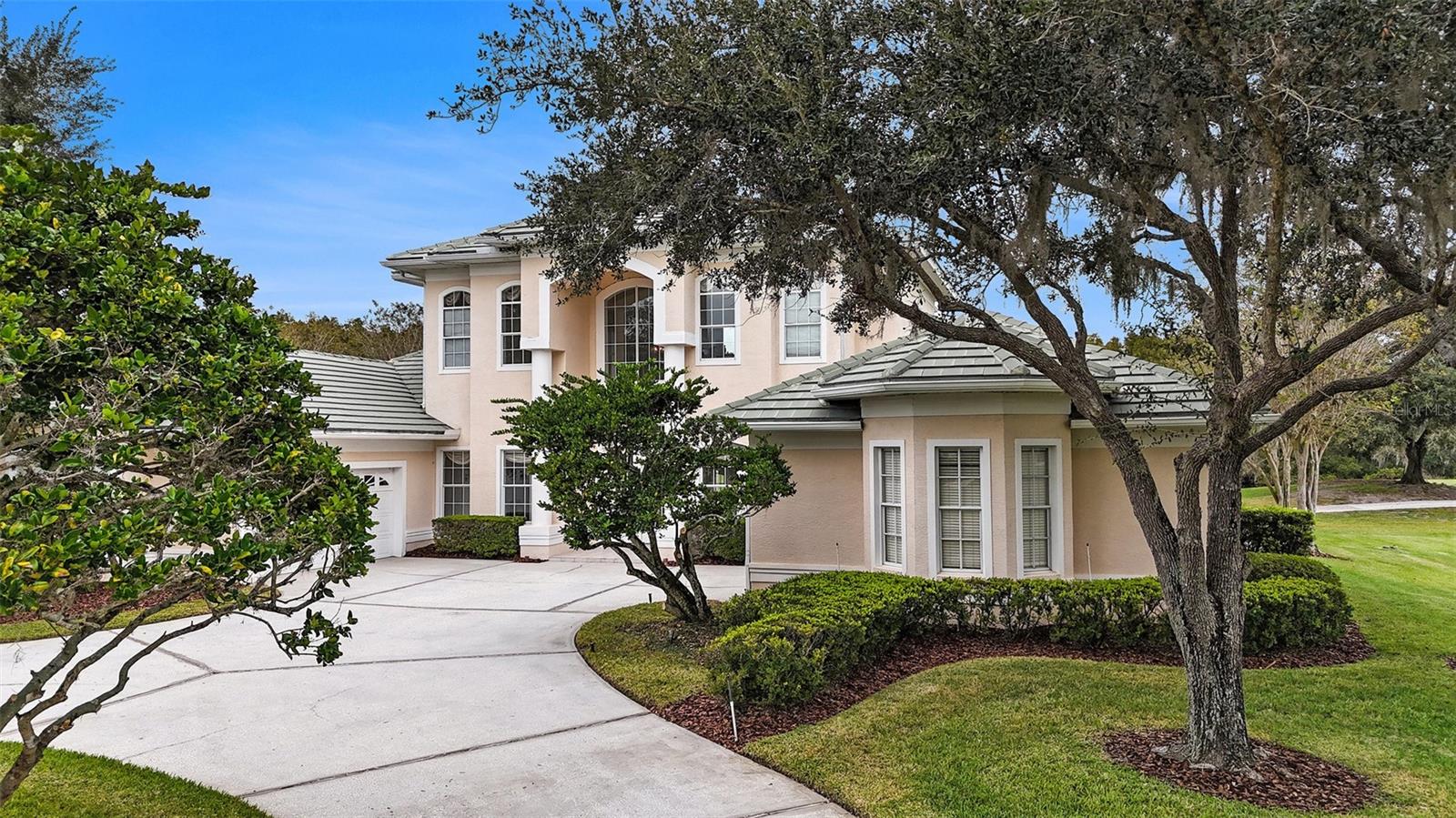 Listing photo id 40 for 4527 Cheval Boulevard