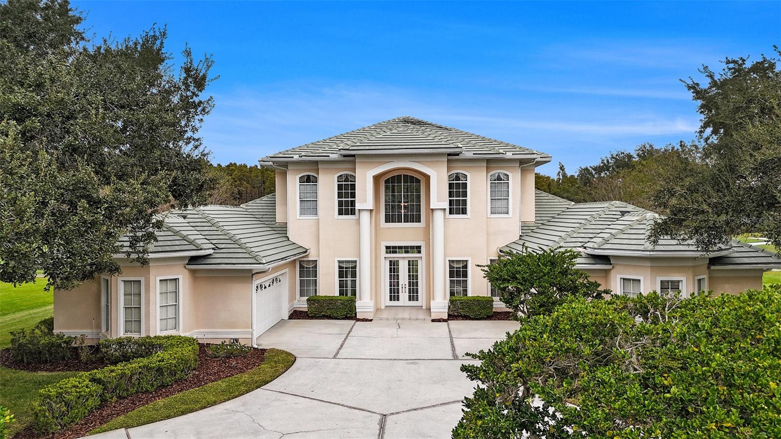 Listing photo id 41 for 4527 Cheval Boulevard