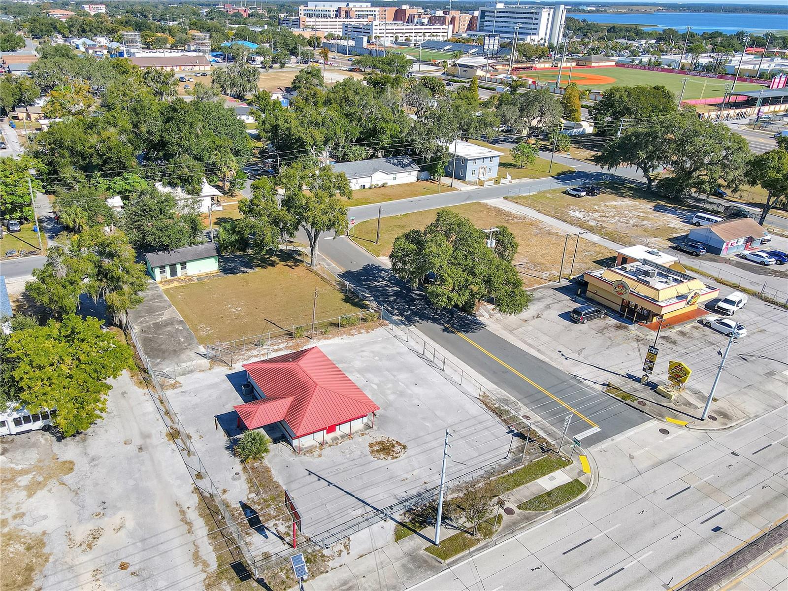 Image 10 of 24 For 305 & 309 Memorial Boulevard