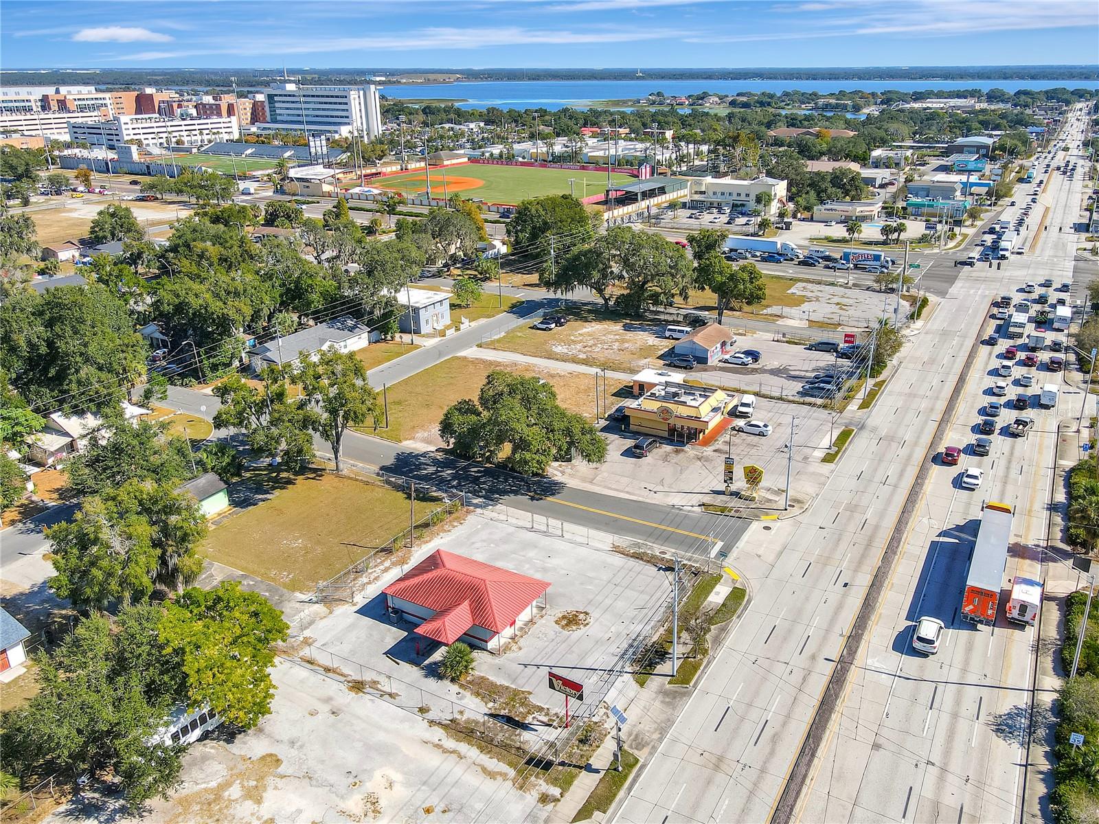 Image 11 of 24 For 305 & 309 Memorial Boulevard