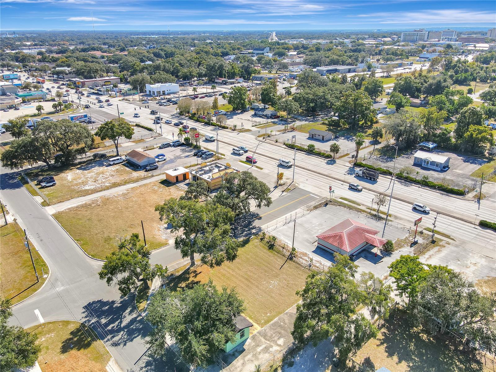 Image 15 of 24 For 305 & 309 Memorial Boulevard