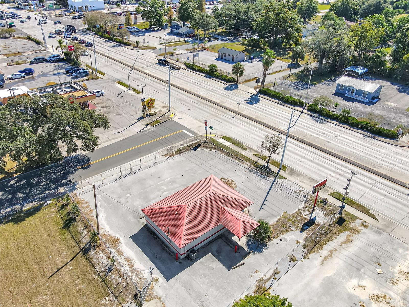 Image 16 of 24 For 305 & 309 Memorial Boulevard